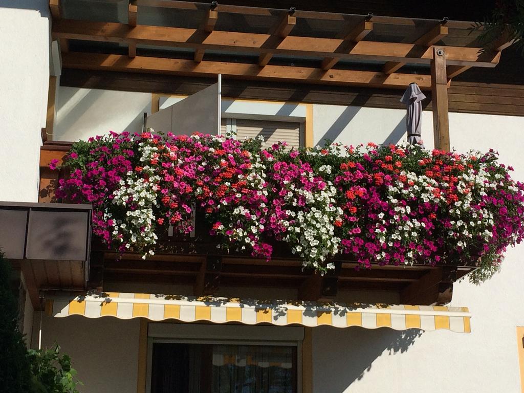 Gastehaus Winkler Ξενοδοχείο Karres Εξωτερικό φωτογραφία