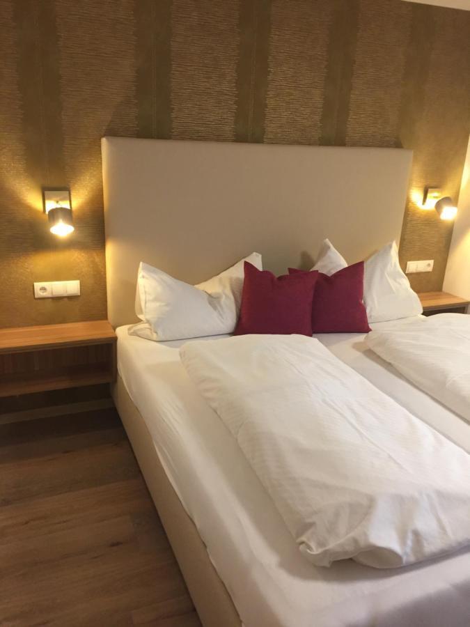 Gastehaus Winkler Ξενοδοχείο Karres Εξωτερικό φωτογραφία